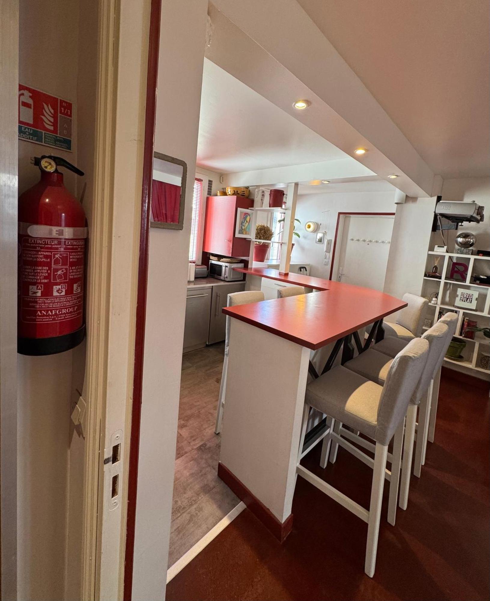 Red Flat Paris Apartment Exterior foto
